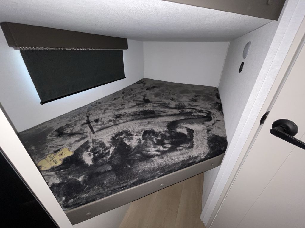Main image 31