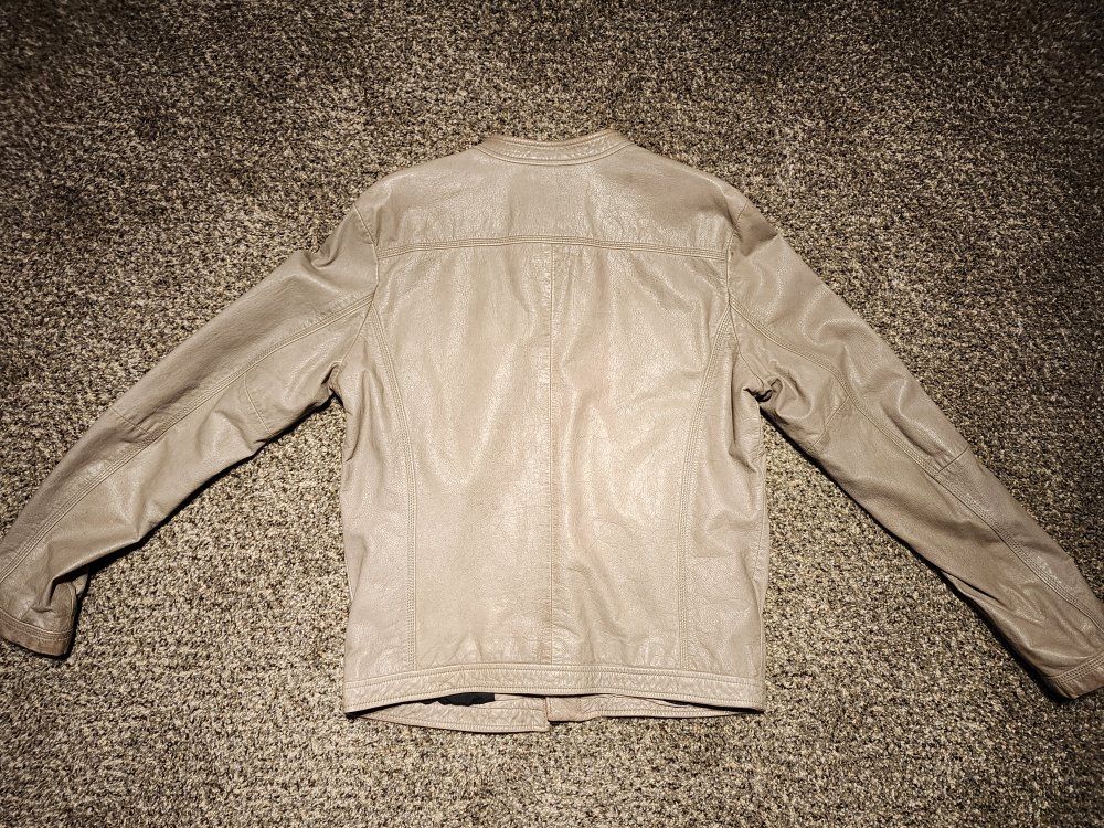 Main image 8