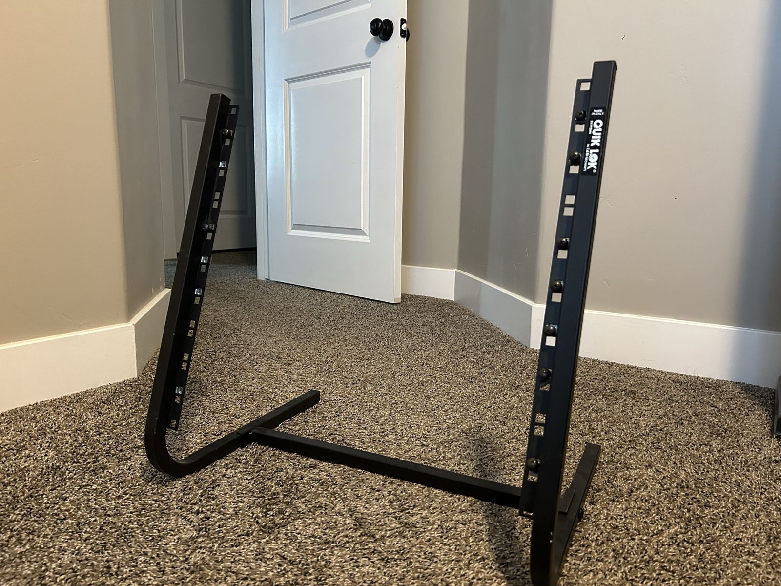 Quik Lok 10 space rack