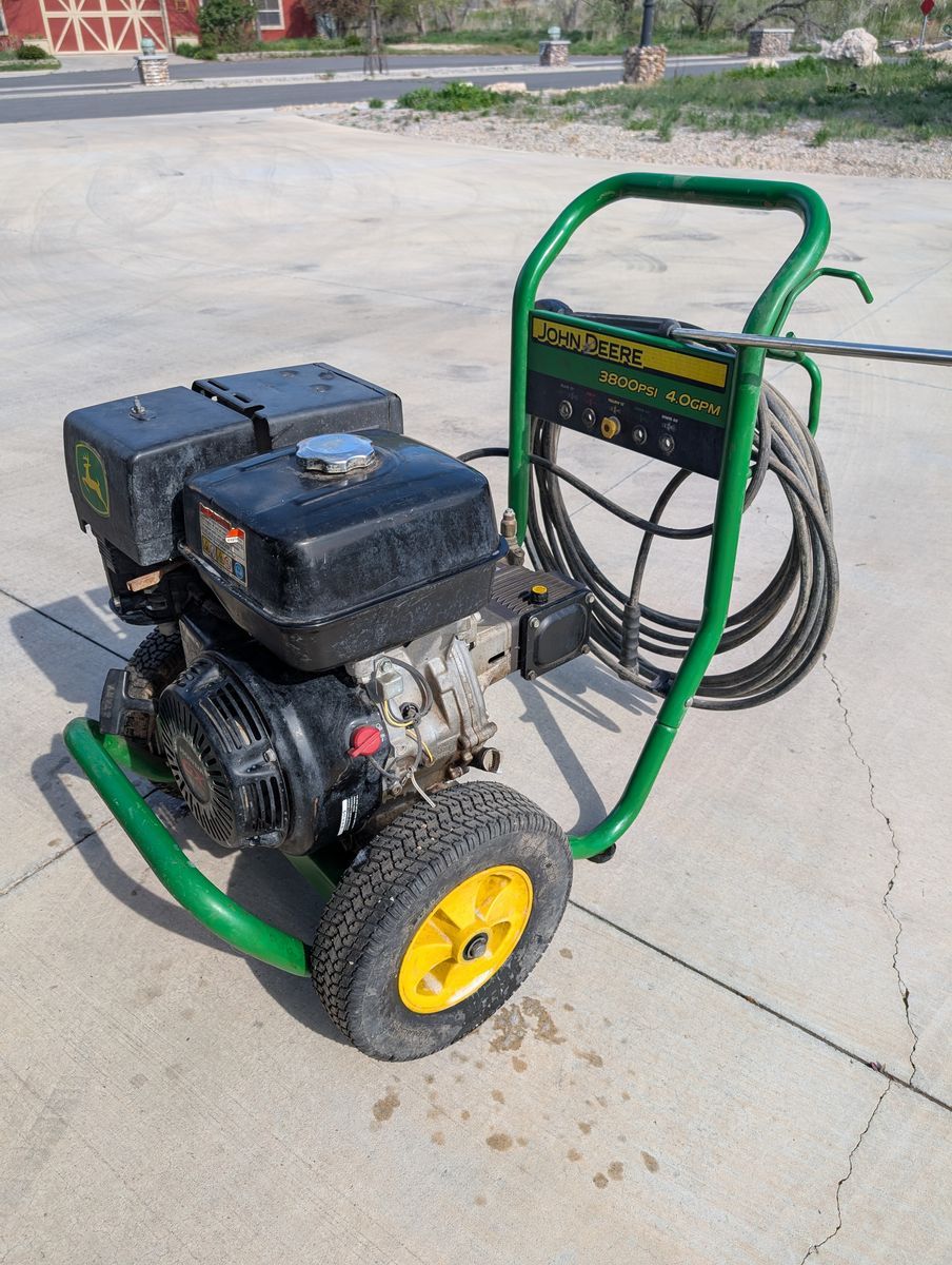 John Deere Commercial Pressure Washer 3800  4 GPM with Honda GX 390 motor