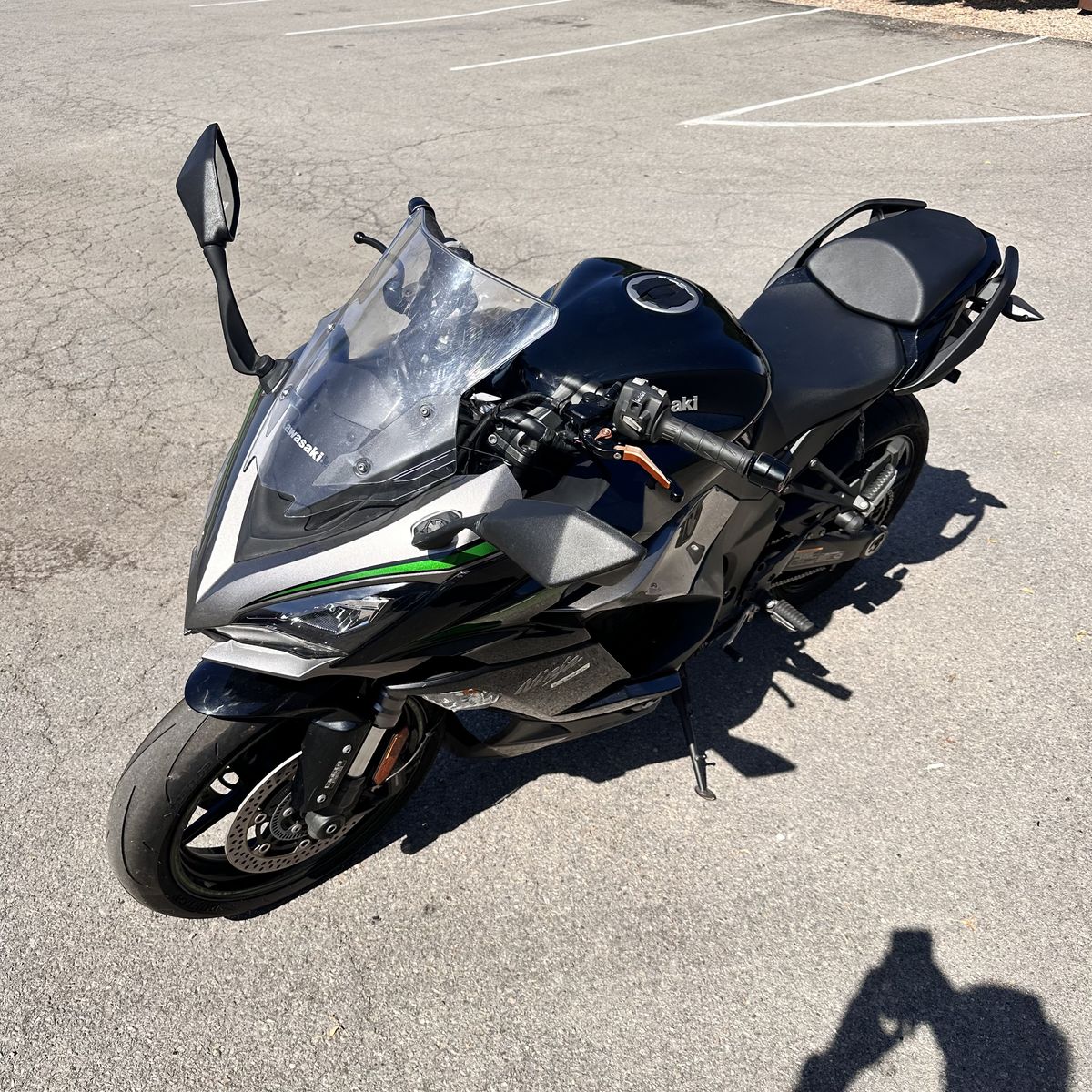 Main image 3
