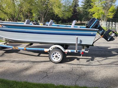 1986 Sylvan 16 foot aluminum boat with 40 Hp Mercury motor