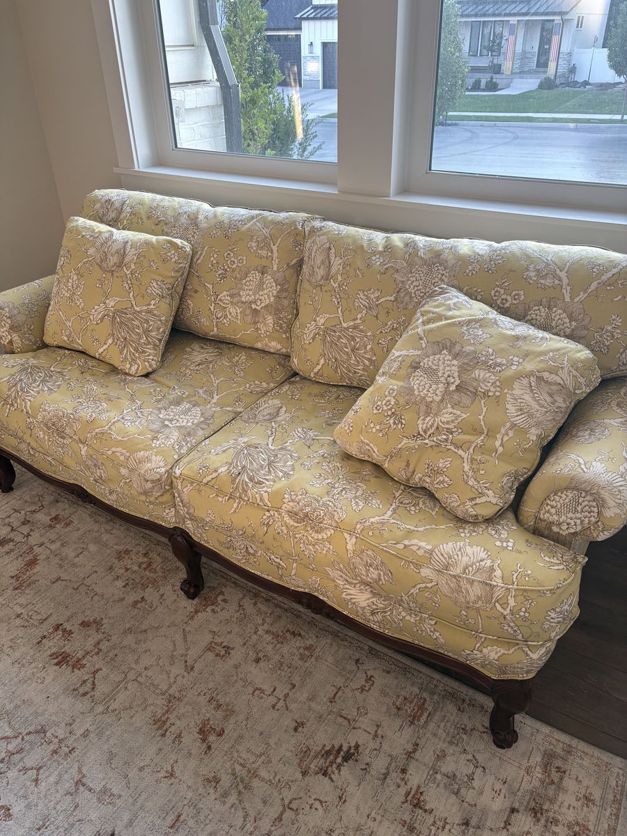 Kincaid Couch, Love seat