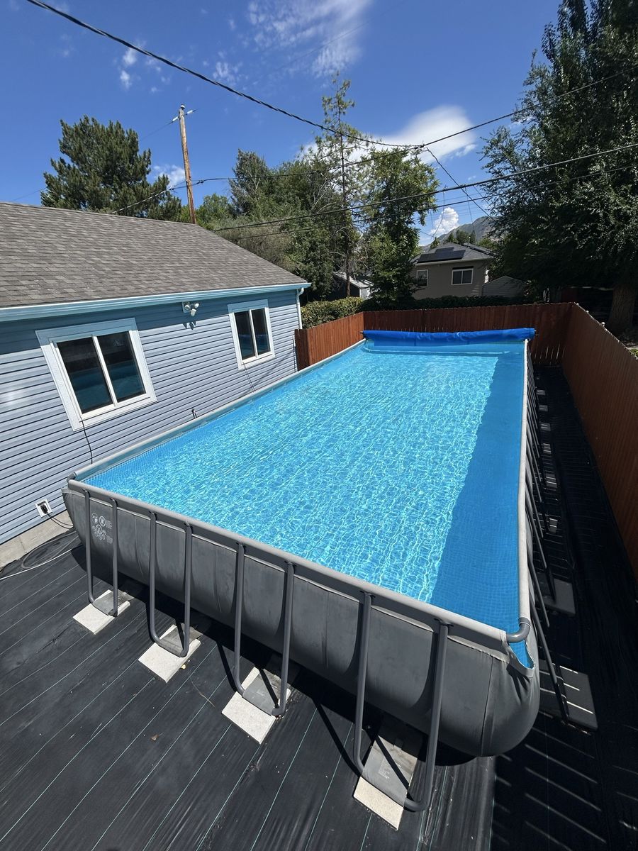 Pool - Intex Ultra XTR 32’x16’x52’’ Salt Water