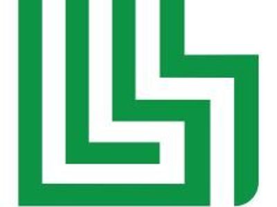 Luxury Lawn Care | Aeration | Fertilization | Lawn Maintenance