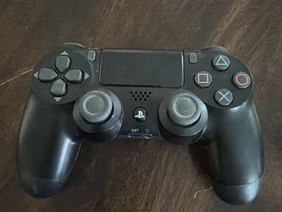 PlayStation 4 (PS4) DualShock 4 Wireless Controller - Black
