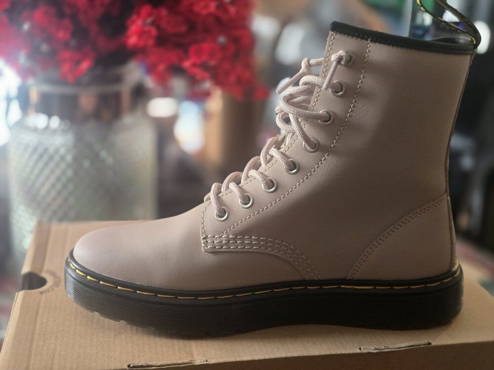 brand new womens doc martens size:8
