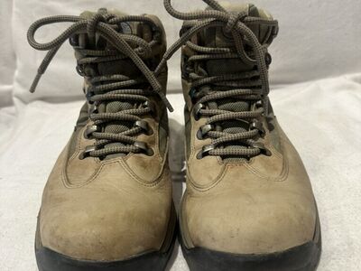 Timberland Women’s 10 Gore-Tex Mid Hiking Boots