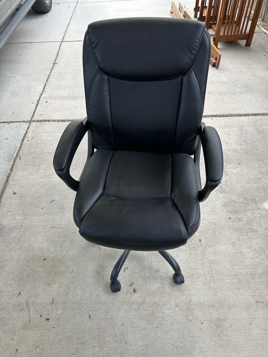 Black Leatherette Office Chair with Wheels and Armrests