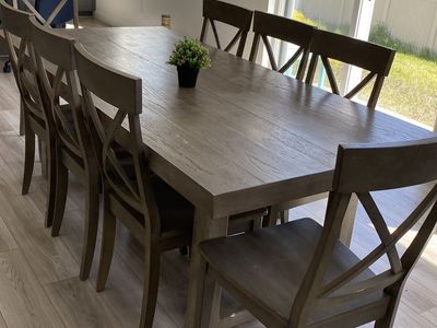 Table with 8 chairs