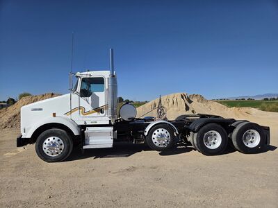 2005 Kenworth T-800 Cat c-15