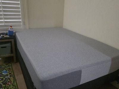 Casper Sleep Foam Mattress - Full Size, WITH BASE Gray, Used Good