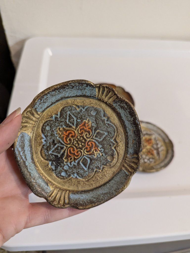 set of 3 Florentine gilded coasters/sm trays