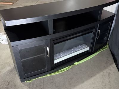 RC Willey TV Stand w/ Fireplace (Black)