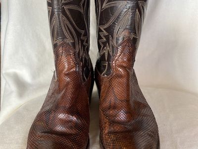 Boot Sneak See Brand Firt Used