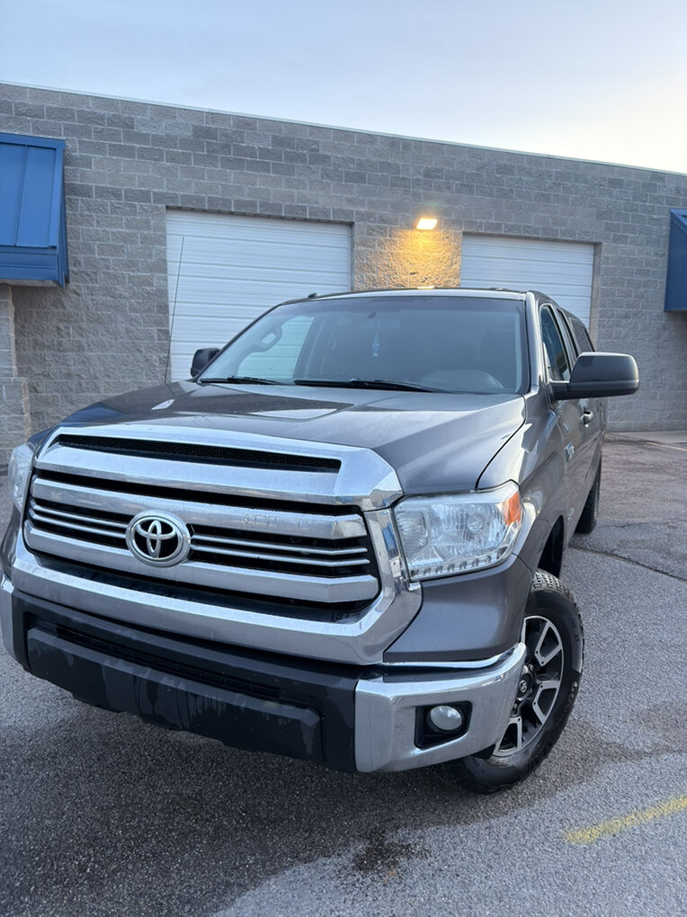 2017 Toyota Tundra SR5 V8
