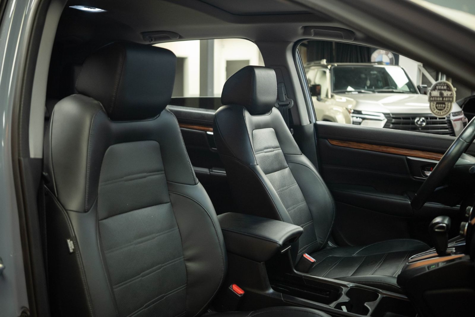 Main image 16
