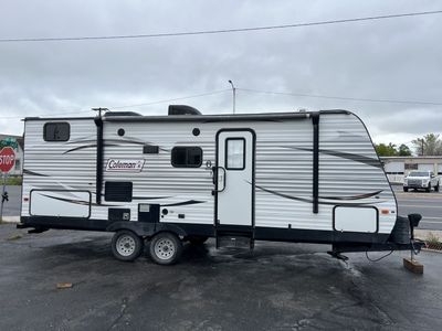 2015 Coleman camp trailer