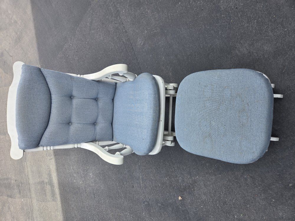 Rocking chair with Ottoman