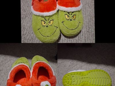 Grinch crocs for men or woman *please Read Descrip