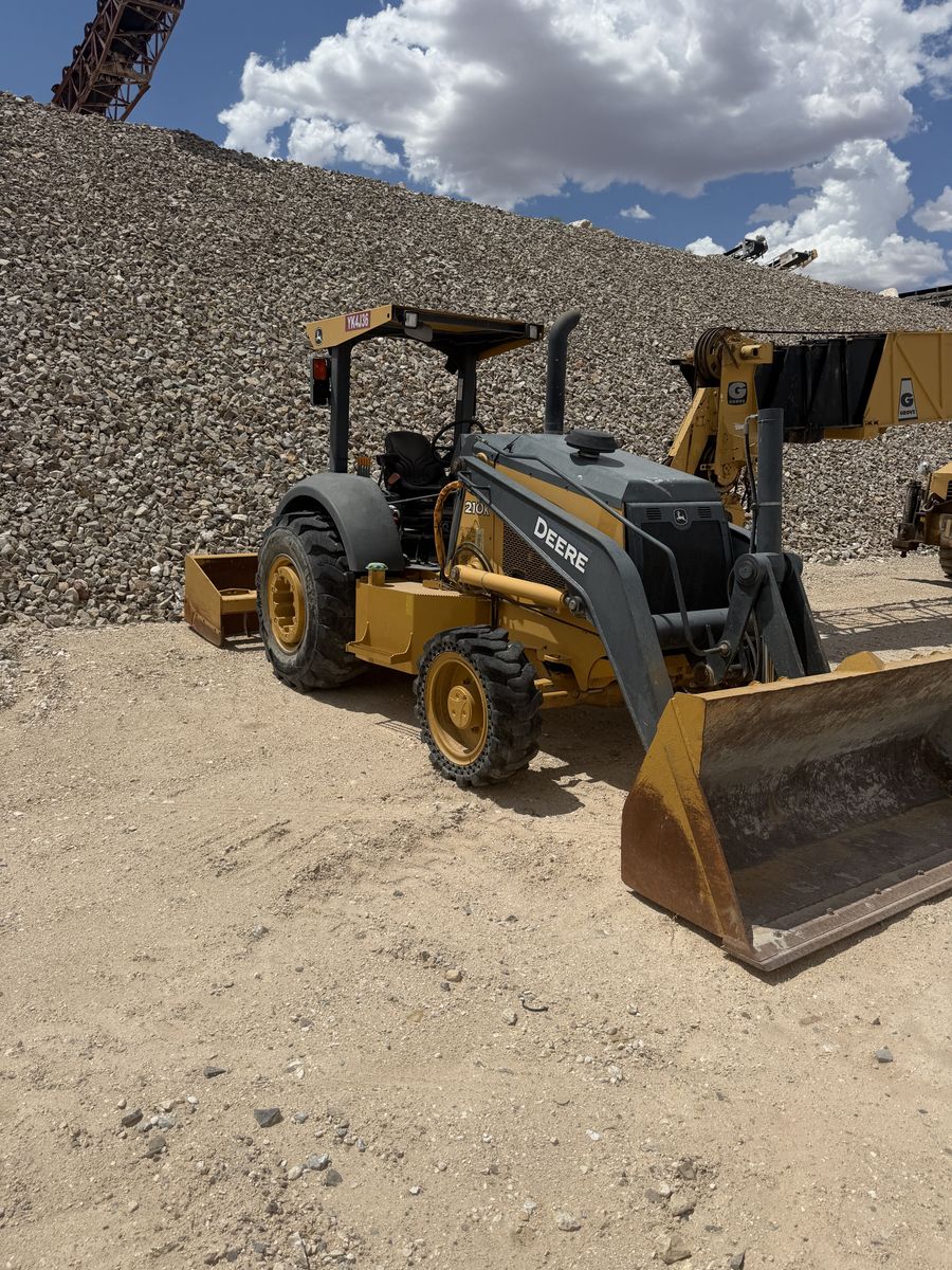 John Deere 210 Backhoe Loader