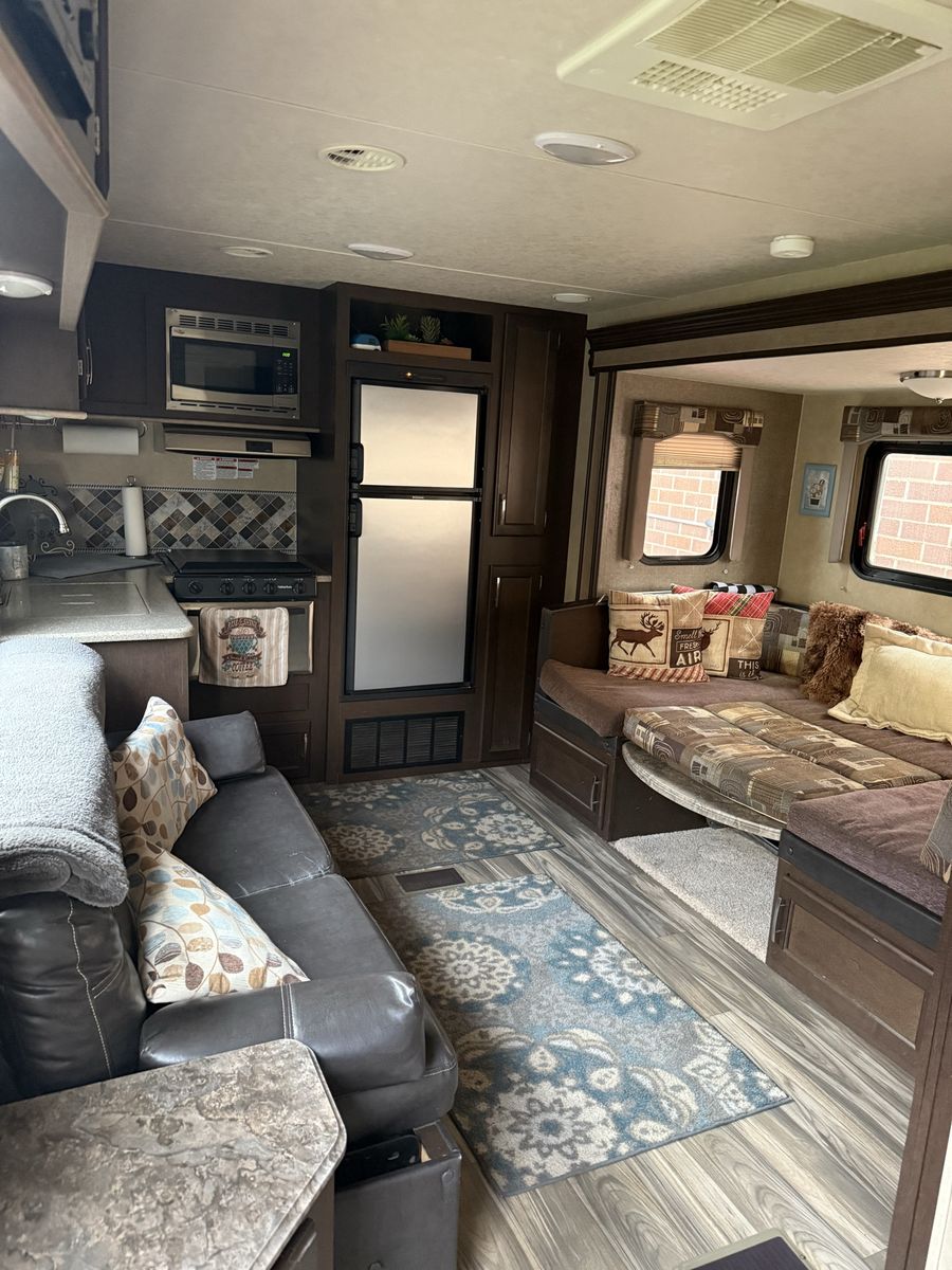 Forest River Wildwood T2360 Travel Trailer - Excellent Condition, Queen Bed, AC, Awning