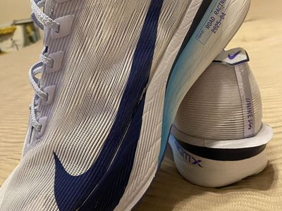 Nike mens Vaporfly 4 size 11 worn once