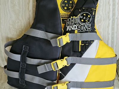 Maui and Sons Youth US Coast Guard Approved Life Vest PFD Type III Size Youth 50-90lbs