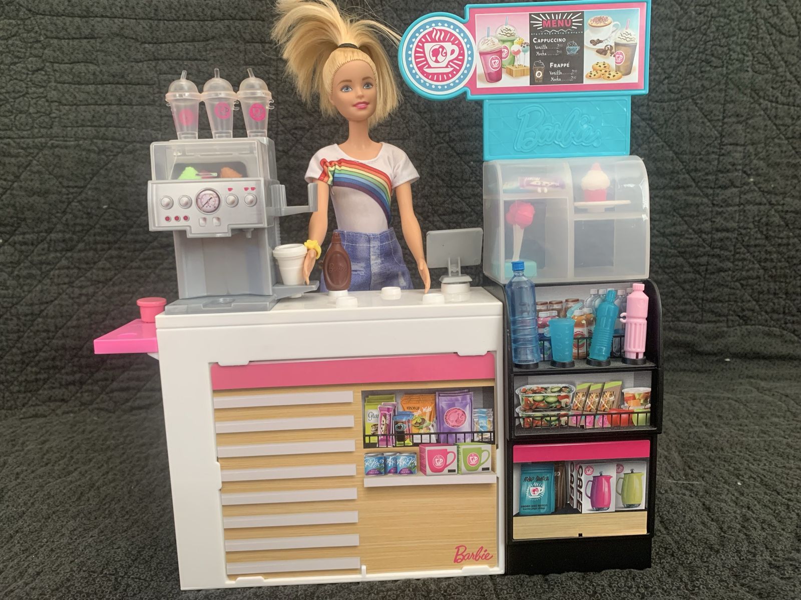 Barbie cafe