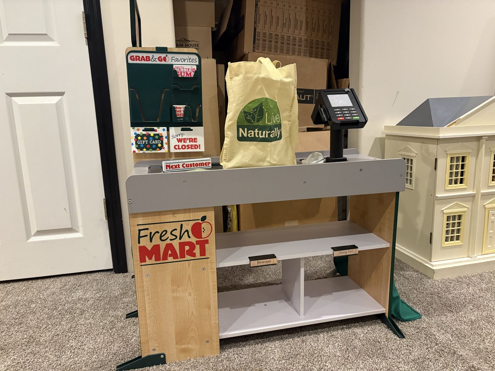 Melissa & Doug Fresh Mart Grocery Store Play Set - Kids Wooden Pretend Play