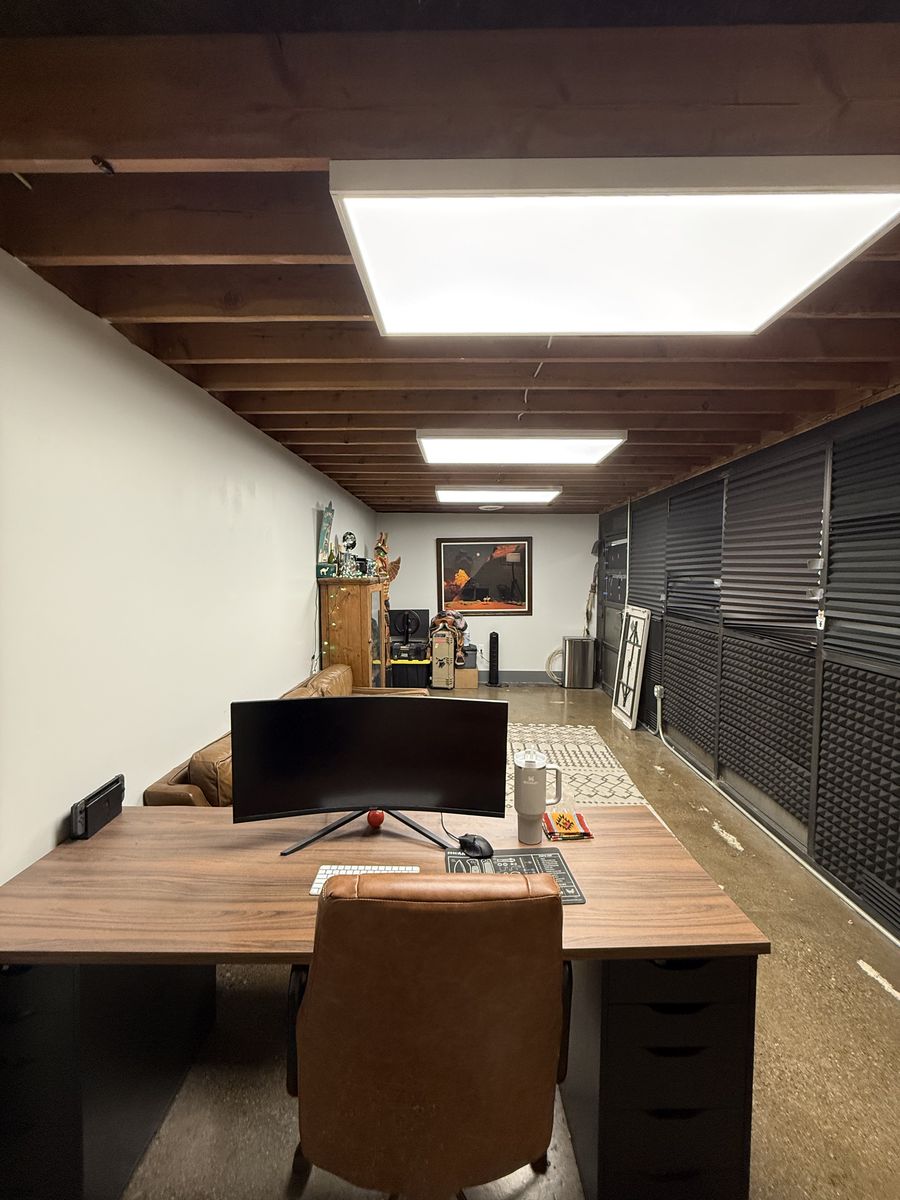 Main image 6
