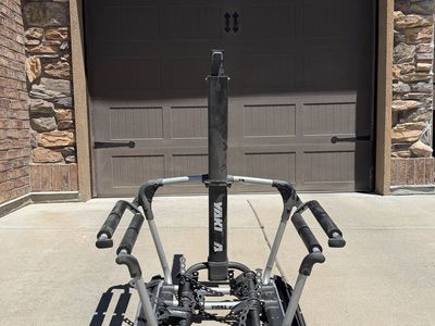 yakima ski/ snowboard hitch rack