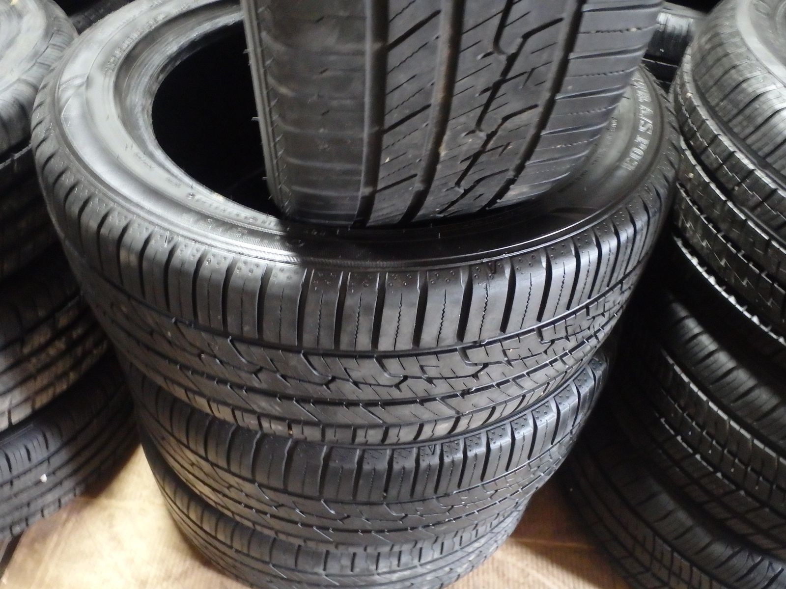 225/50R18 SUMITOMO HTR PO3 A/S SET OF USED TIRES