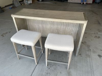 Bar desk