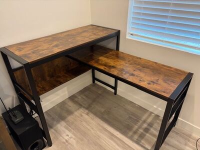 Useful Corner Desk!