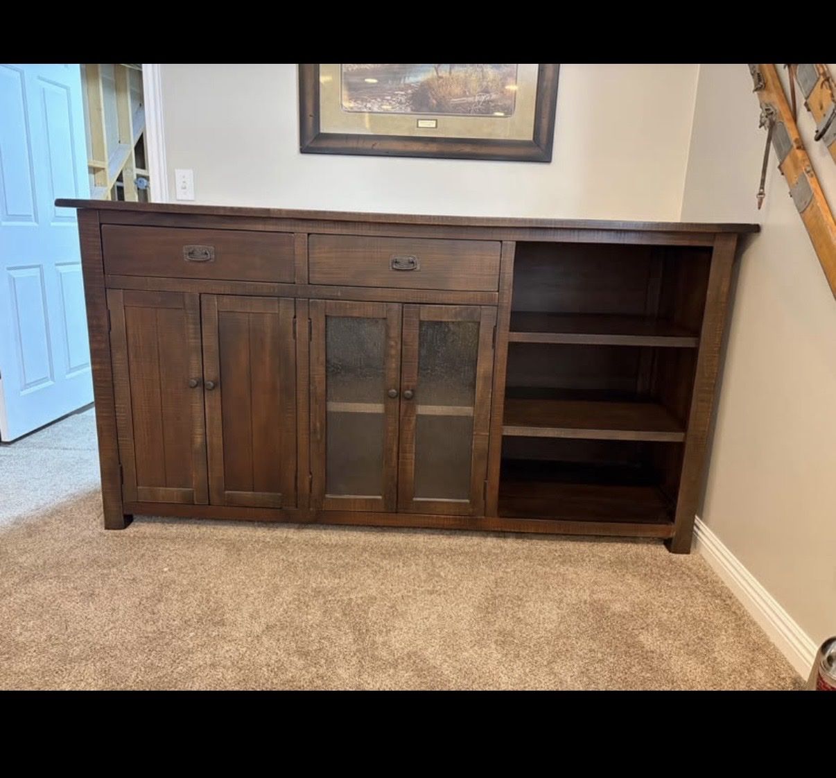 Sideboard/buffet