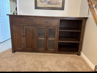 Sideboard/buffet