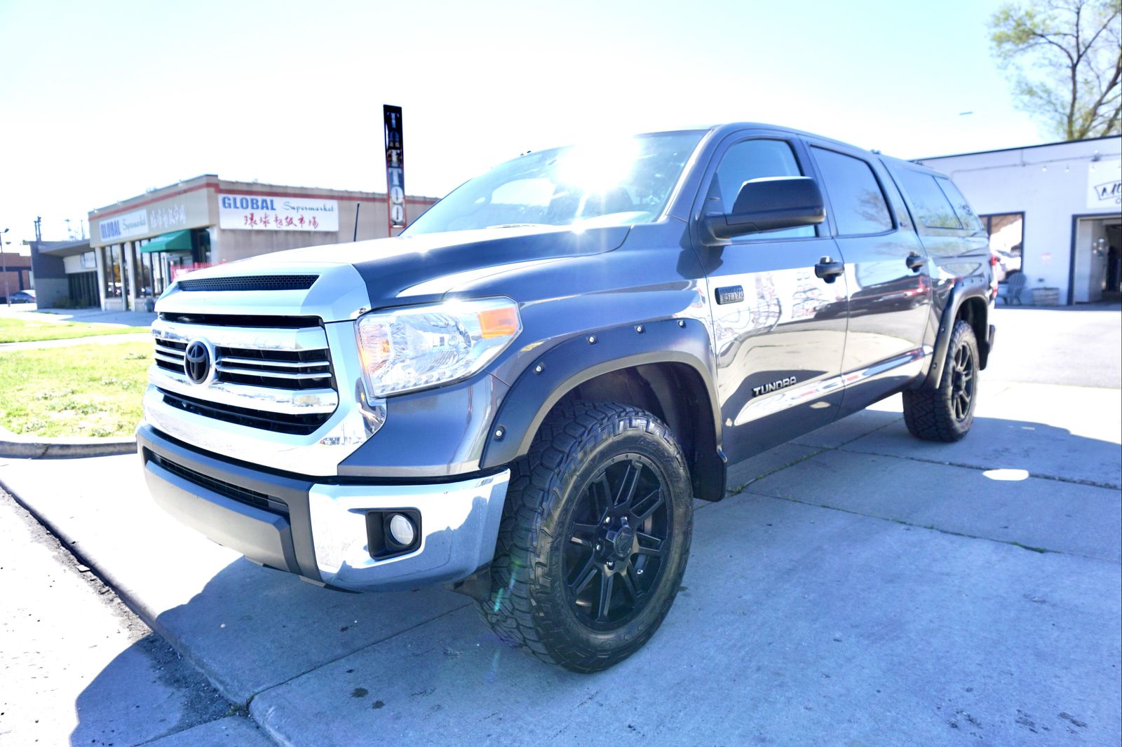 2017 TOYOTA TUNDRA CrewMax SR5