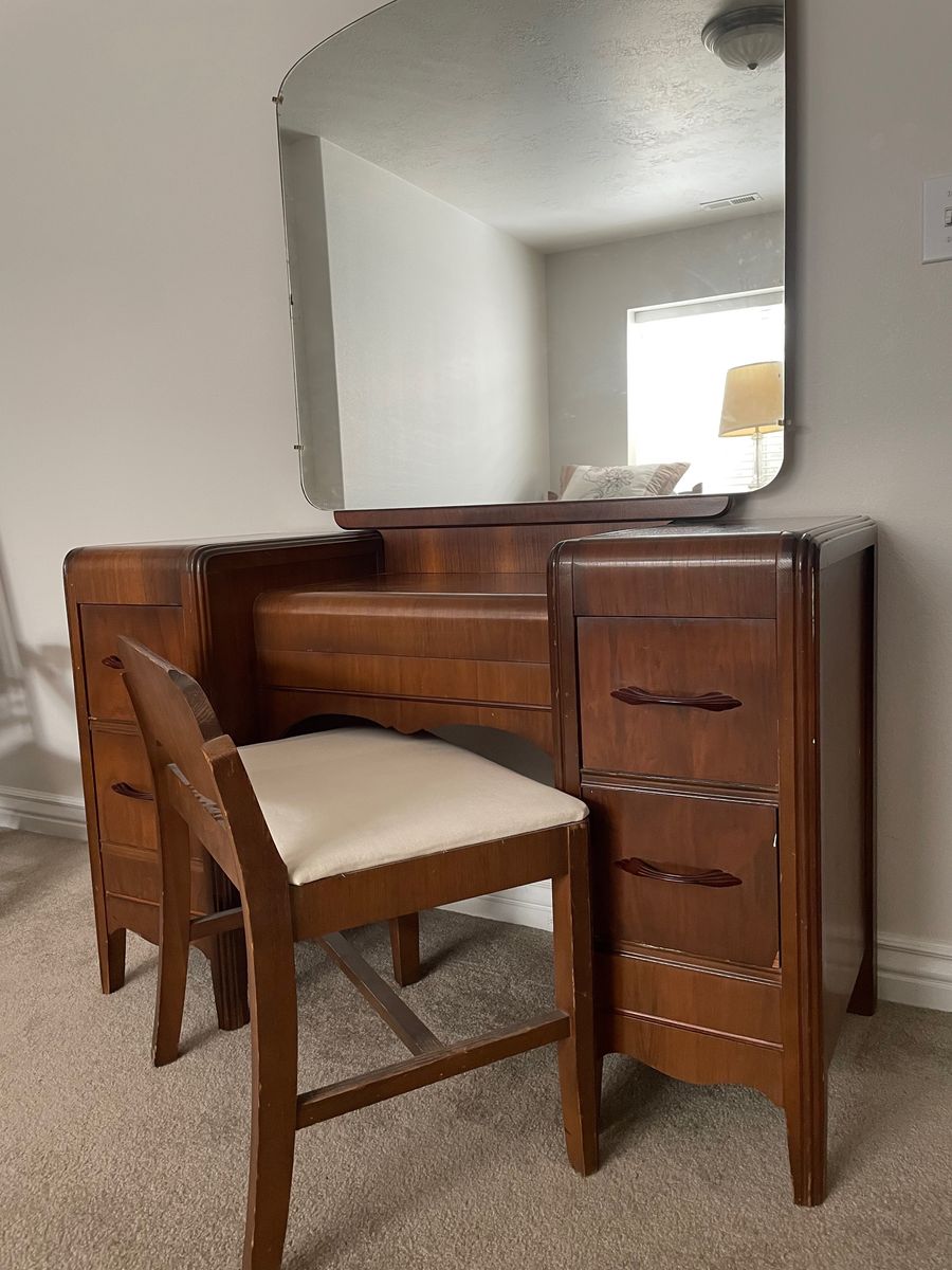 Vintage Art Deco “Waterfall” Bedroom Set – Complete