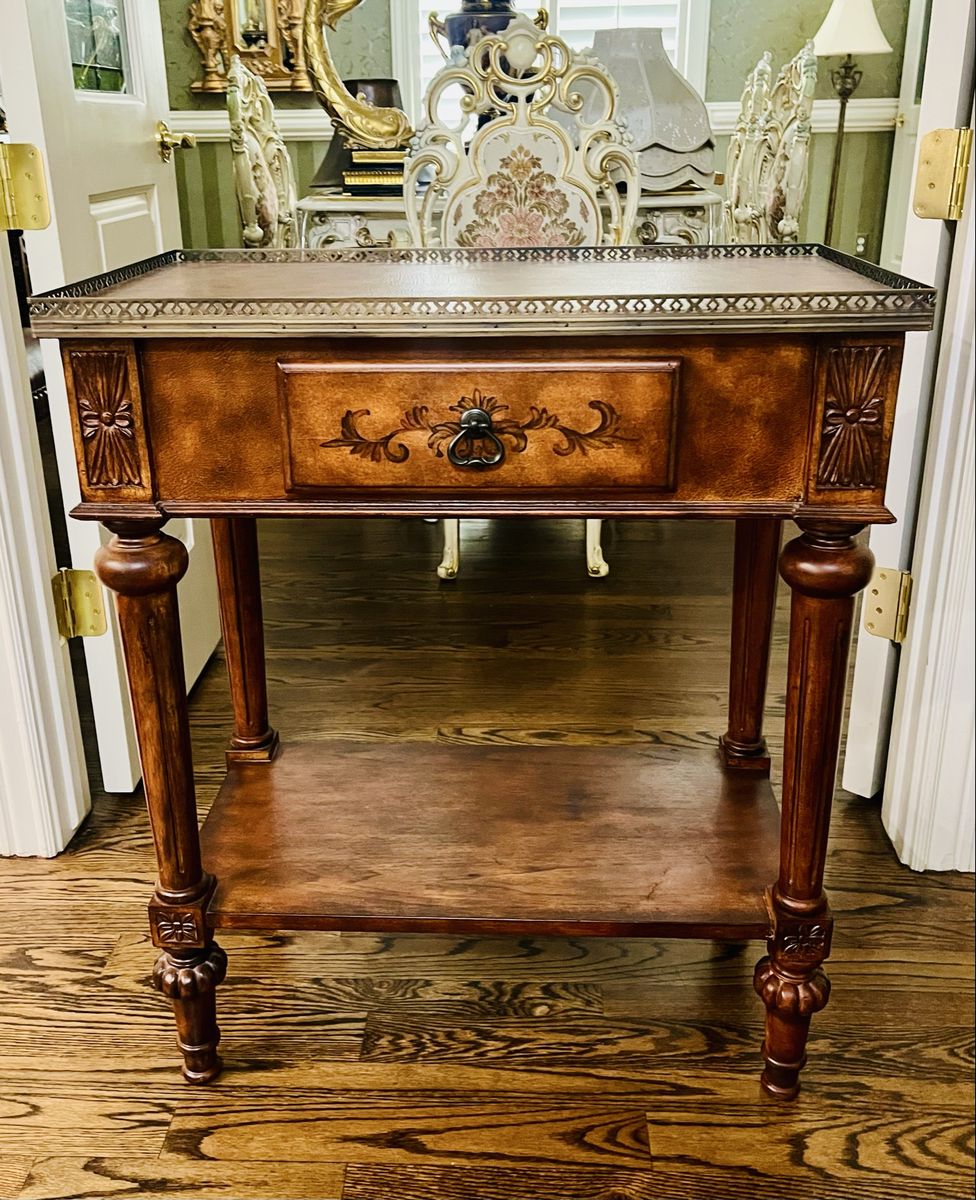 VINTAGE ACCENT SIDE TABLE LEATHER TOP BRASS RAIL