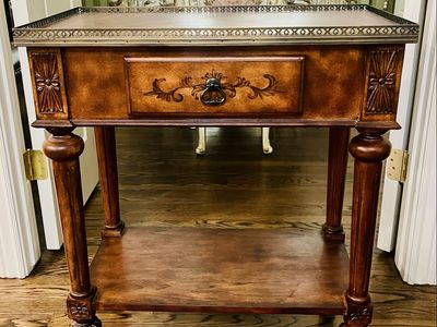 VINTAGE ACCENT SIDE TABLE LEATHER TOP BRASS RAIL