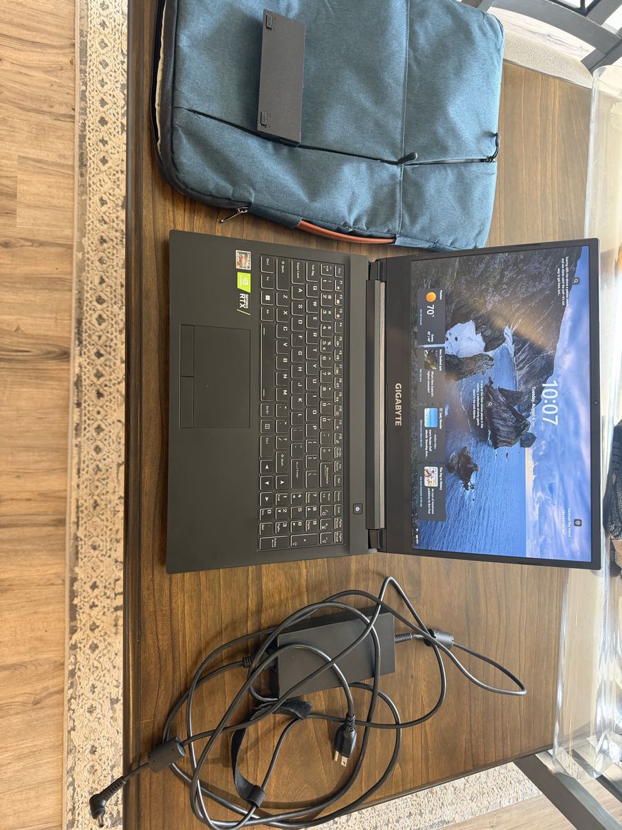 Gigabyte gaming laptop-Ryzen 5 / NVIDIA GeForce RTX