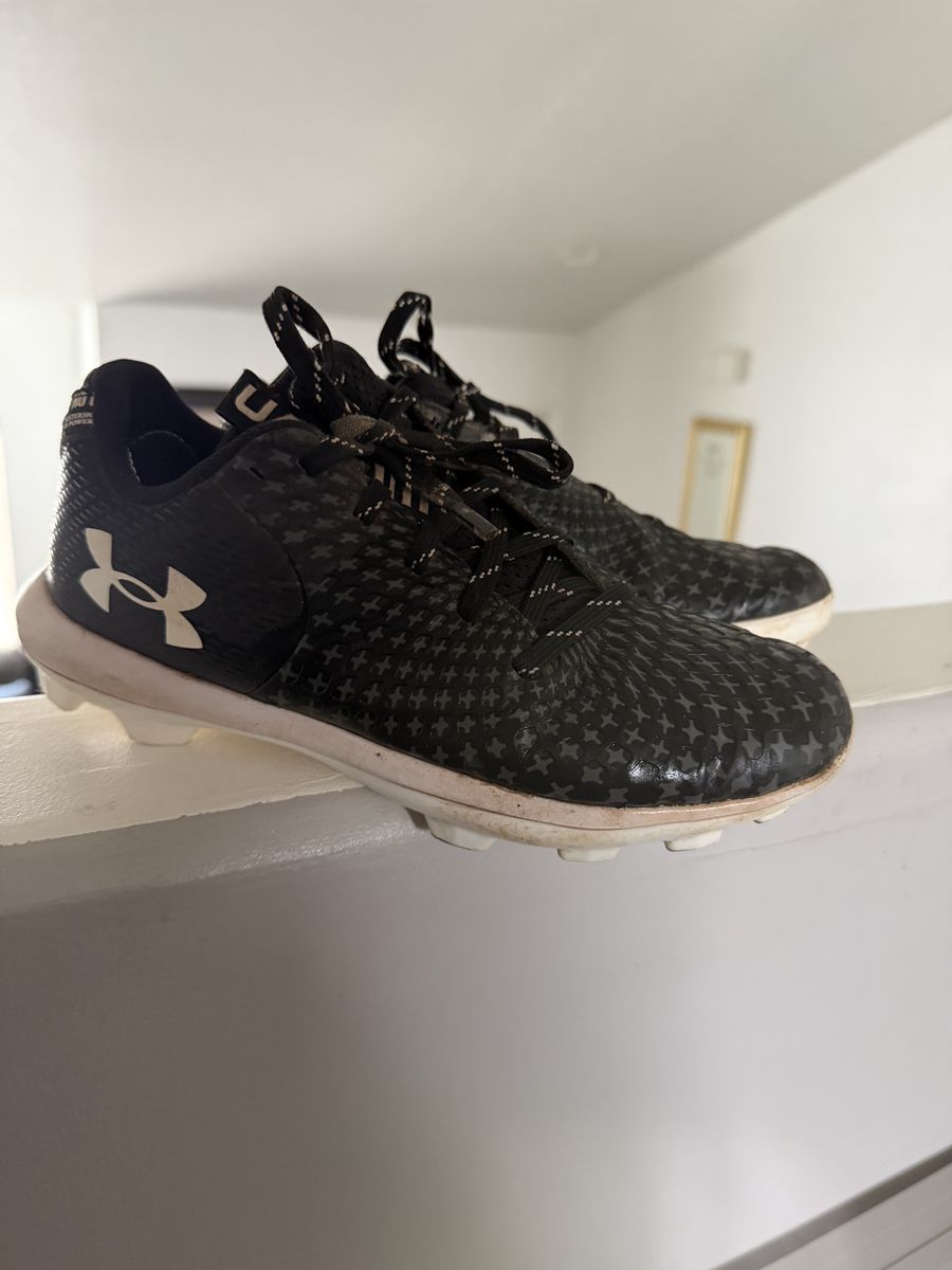 Girls softball cleats