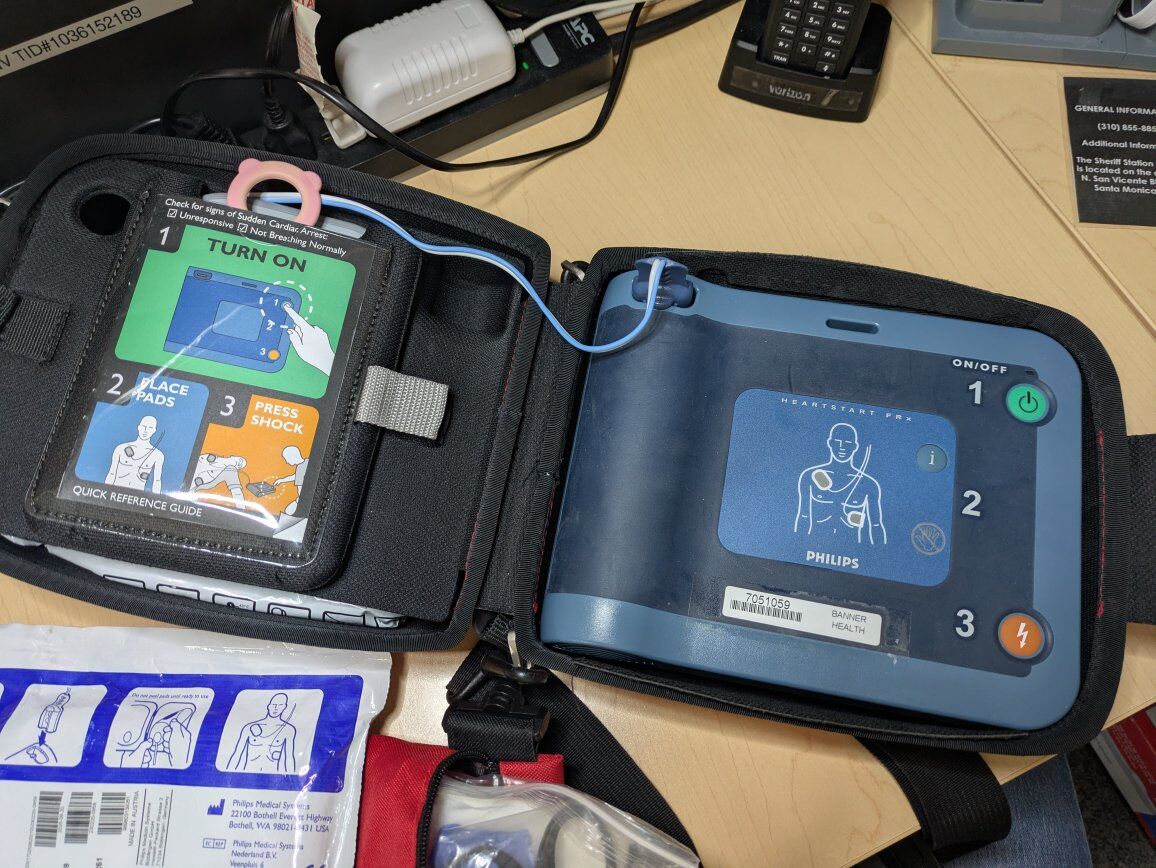 Philips HeartStart FRx AED Defibrillator Kit