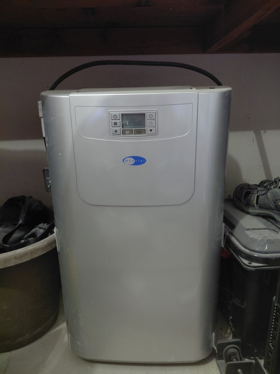 Whynter Elite Portable 12,000 BTU Air Conditioner with Dual Hose & window kit