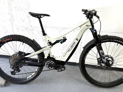 Super clean Intense Tazer carbon E bike Size Medium SRAM AXS shifting Fox 36