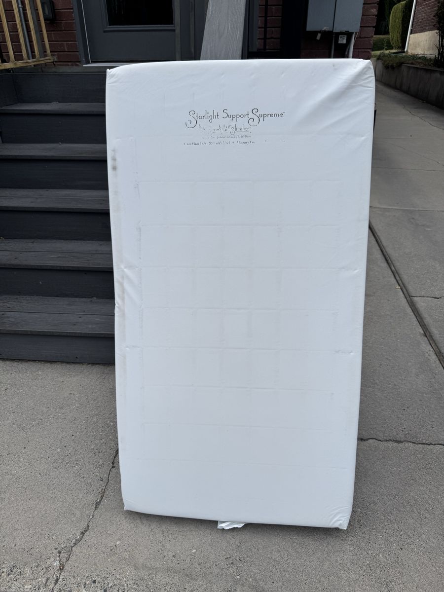 Starlight Support Supreme Waterproof Crib Mattress - Firm/Toddler Sides