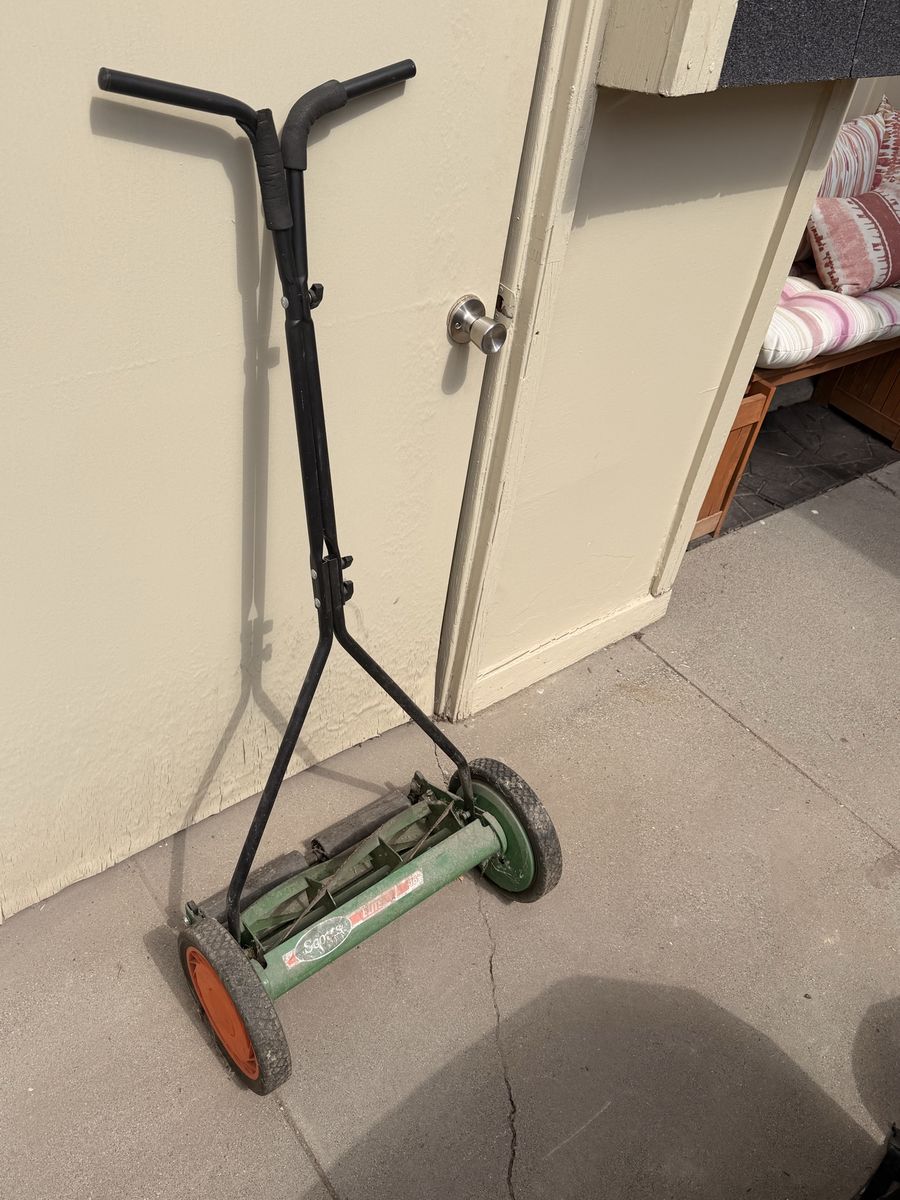 Scott’s Elite 16” Manual Push Reel Lawn Mower – Works – $30