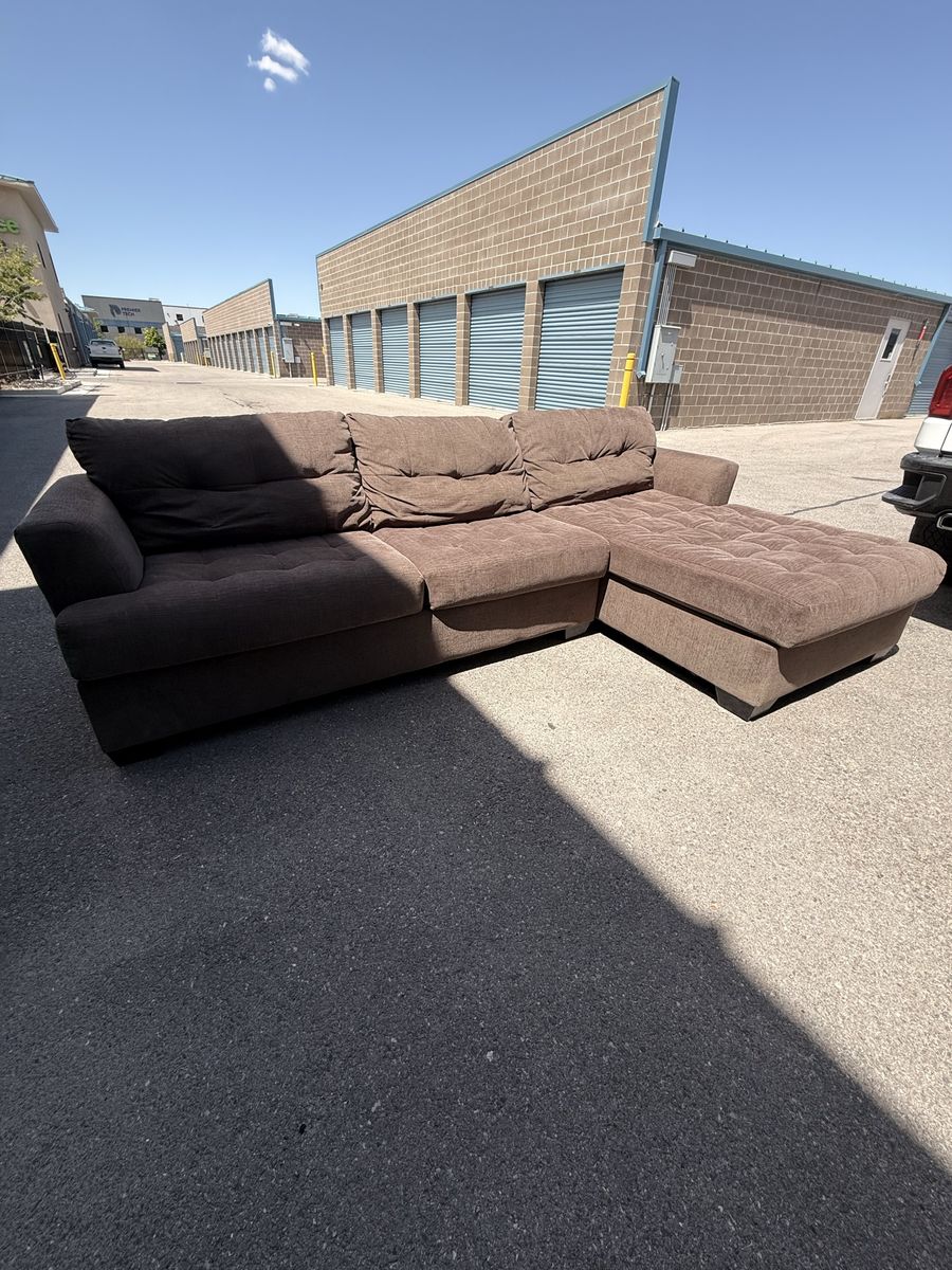 Brown Sectional Sofa with Tufted Cushions, Excellent Condition