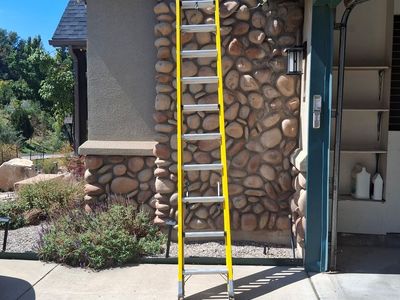 Louisville Ladder L-3121-20 20 Ft Fiberglass Extension Ladder 250 lbs